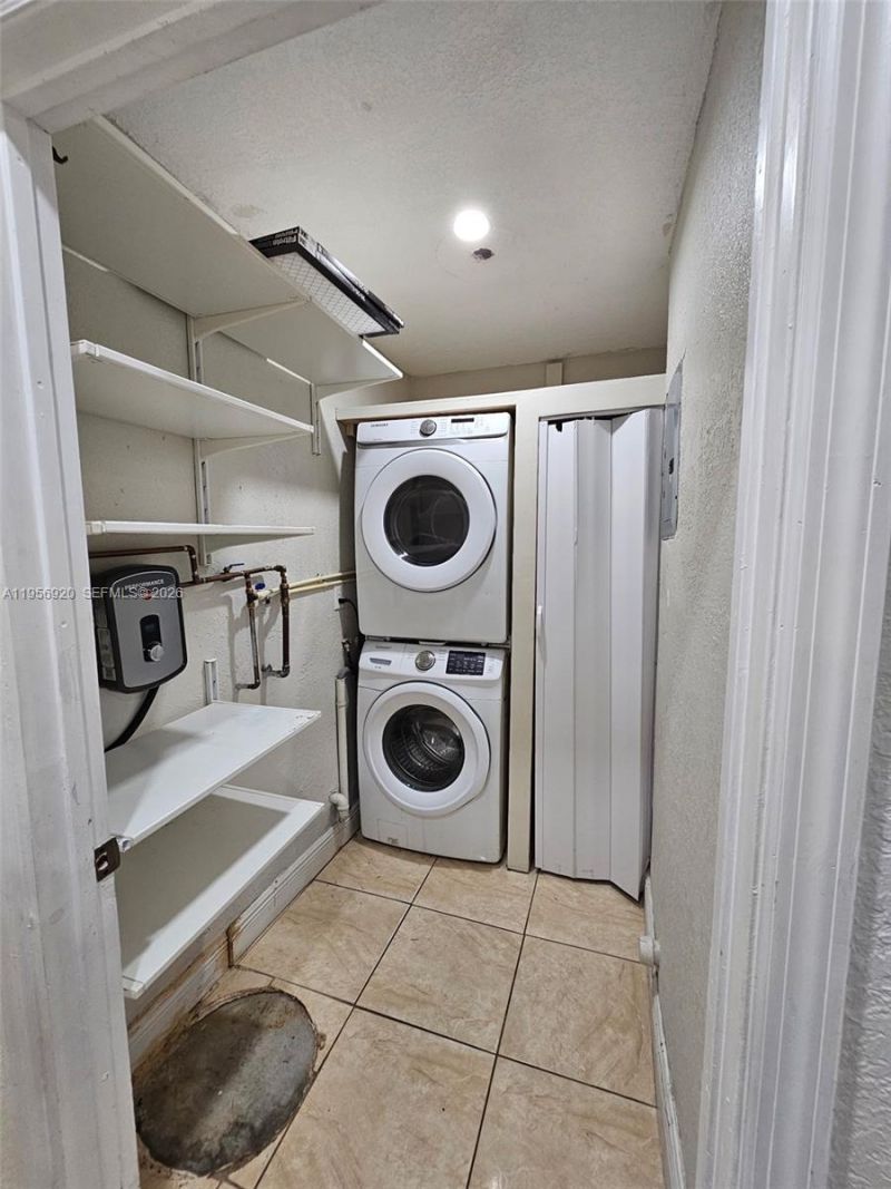 2282 NW 152nd St , Miami Gardens, FL 33054 Photo