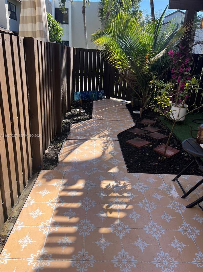 10211 Fontainebleau Blvd, Unit 102, Miami, FL 33172 Photo