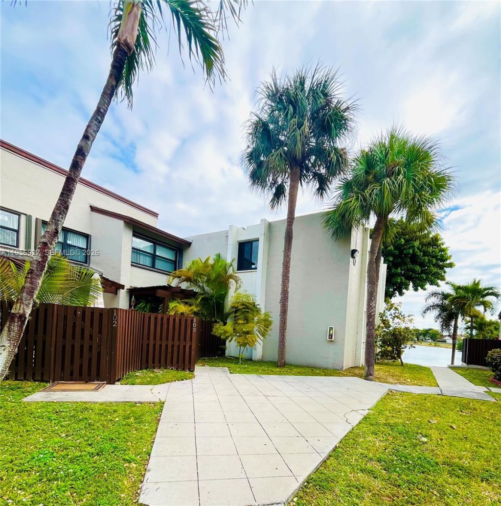 10211 Fontainebleau Blvd, Unit 102, Miami, FL 33172 Photo