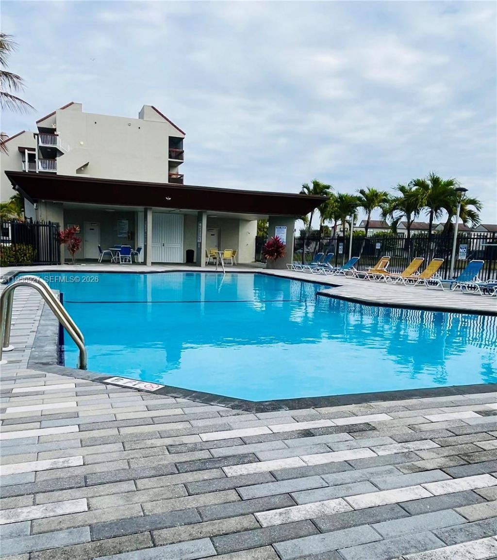 10211 Fontainebleau Blvd, Unit 102, Miami, FL 33172 Photo