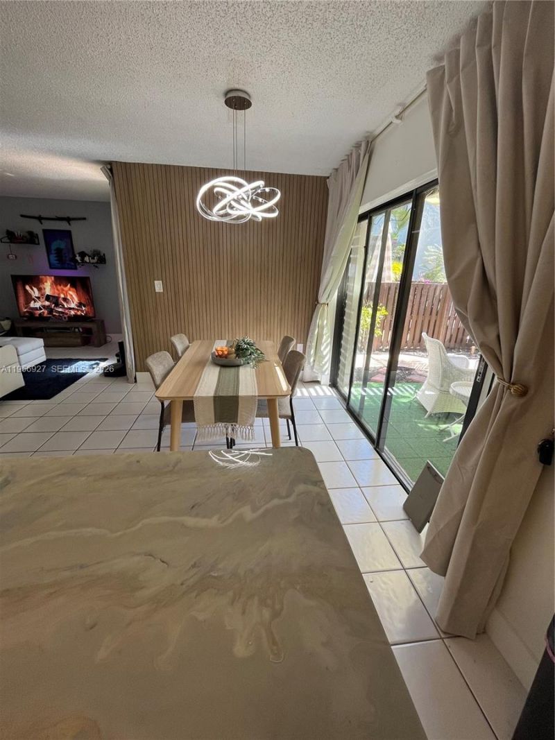 10211 Fontainebleau Blvd, Unit 102, Miami, FL 33172 Photo