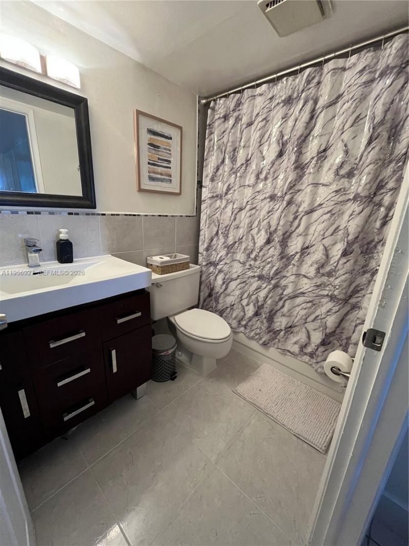 10211 Fontainebleau Blvd, Unit 102, Miami, FL 33172 Photo