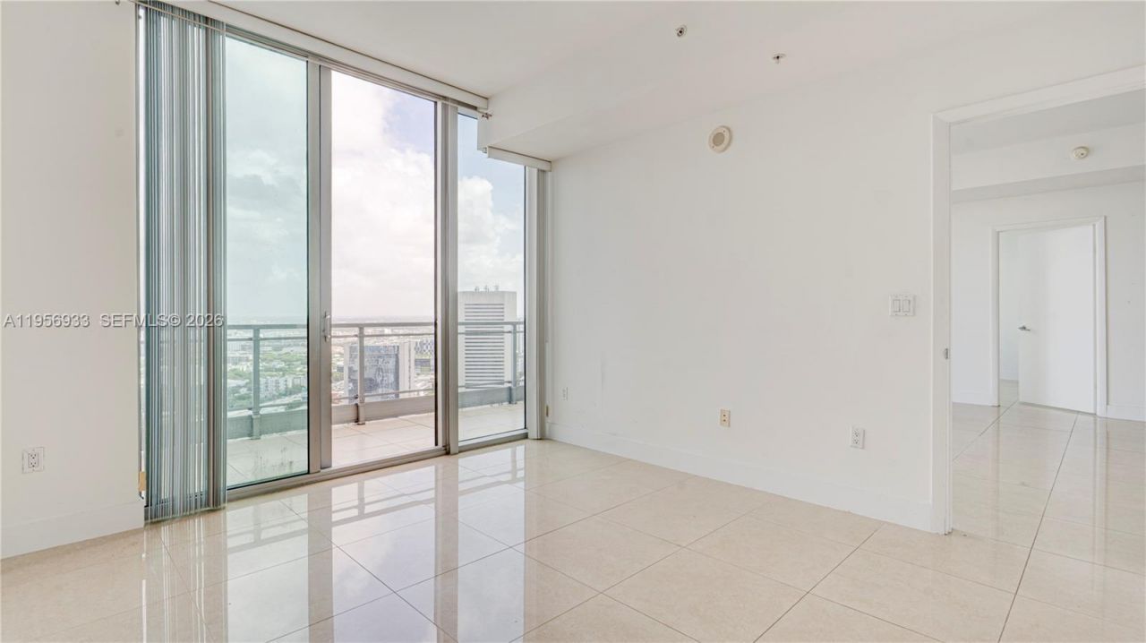 90 SW 3rd St , Unit PH-10, Miami, FL 33130 Photo