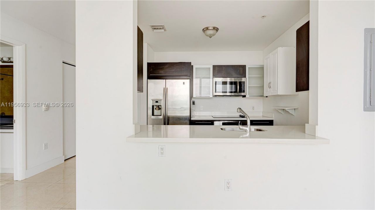 90 SW 3rd St , Unit PH-10, Miami, FL 33130 Photo