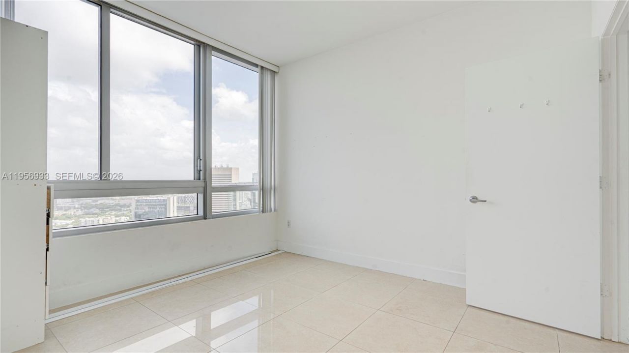90 SW 3rd St , Unit PH-10, Miami, FL 33130 Photo