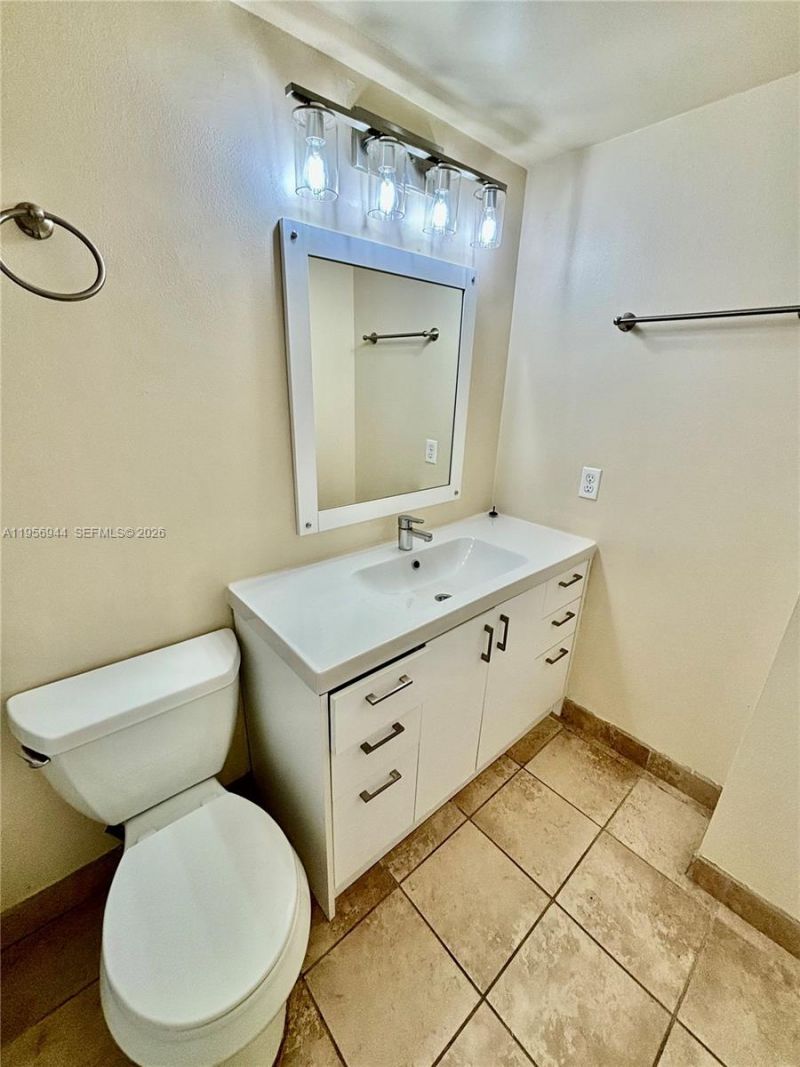 2001 Atlantic Shores Blvd, Unit 409, Hallandale Beach, FL 33009 Photo
