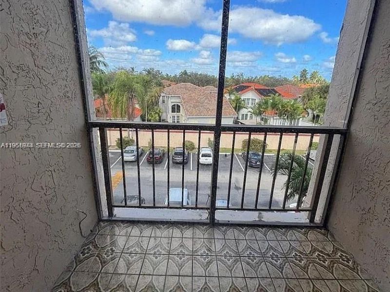 2001 Atlantic Shores Blvd, Unit 409, Hallandale Beach, FL 33009 Photo