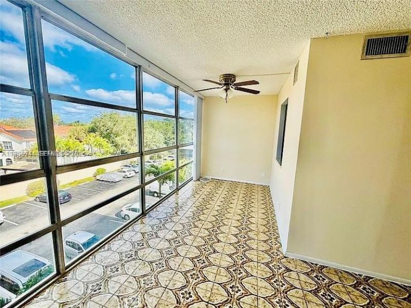 2001 Atlantic Shores Blvd, Unit 409, Hallandale Beach, FL 33009 Photo