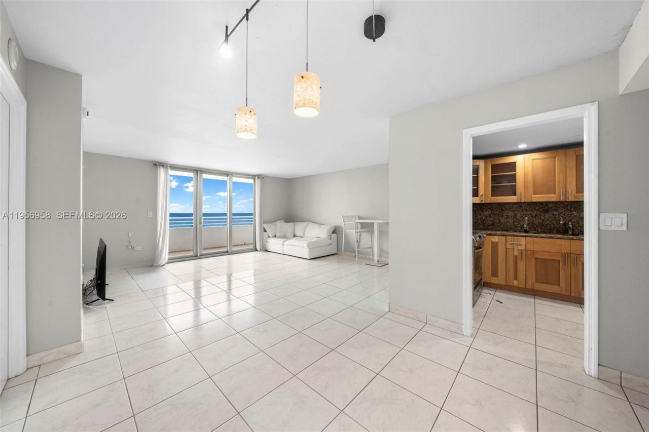 5555 Collins Ave, Unit 6E, Miami Beach, FL 33140 Photo