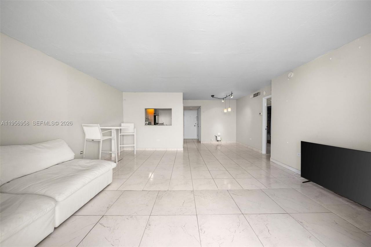 5555 Collins Ave, Unit 6E, Miami Beach, FL 33140 Photo
