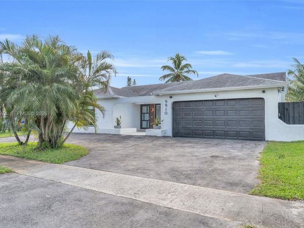 8810 NW 7th St, Pembroke Pines, FL 33024