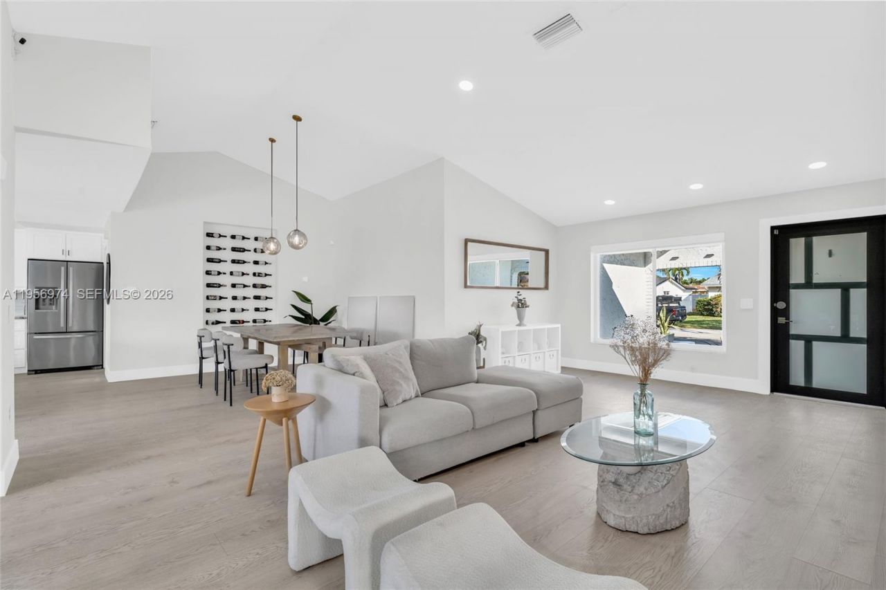 8810 NW 7th St, Pembroke Pines, FL 33024 Photo