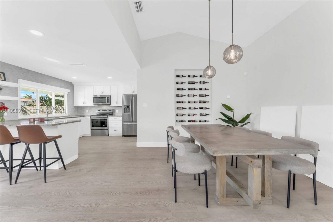 8810 NW 7th St, Pembroke Pines, FL 33024 Photo