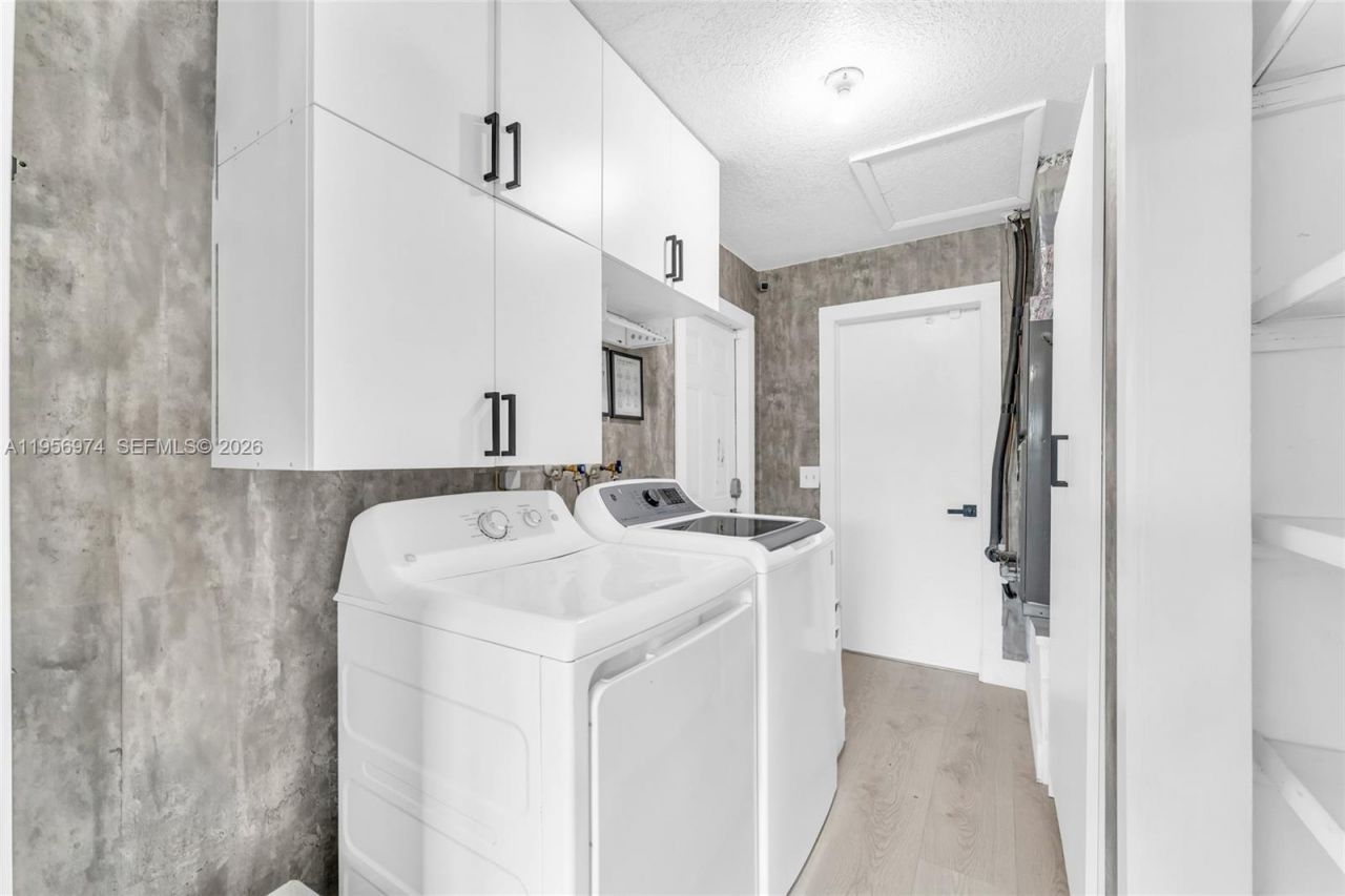 8810 NW 7th St, Pembroke Pines, FL 33024 Photo