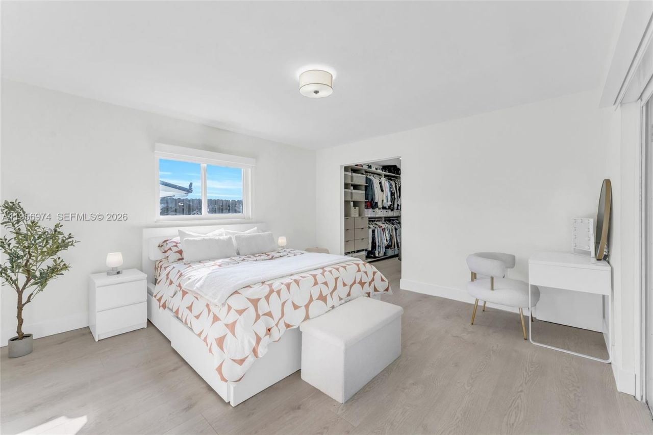 8810 NW 7th St, Pembroke Pines, FL 33024 Photo