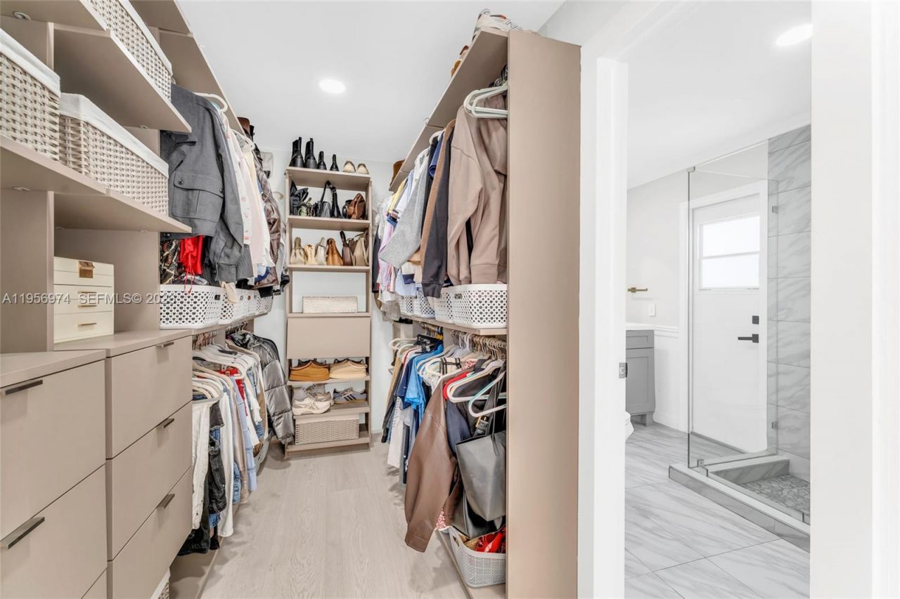 8810 NW 7th St, Pembroke Pines, FL 33024 Photo