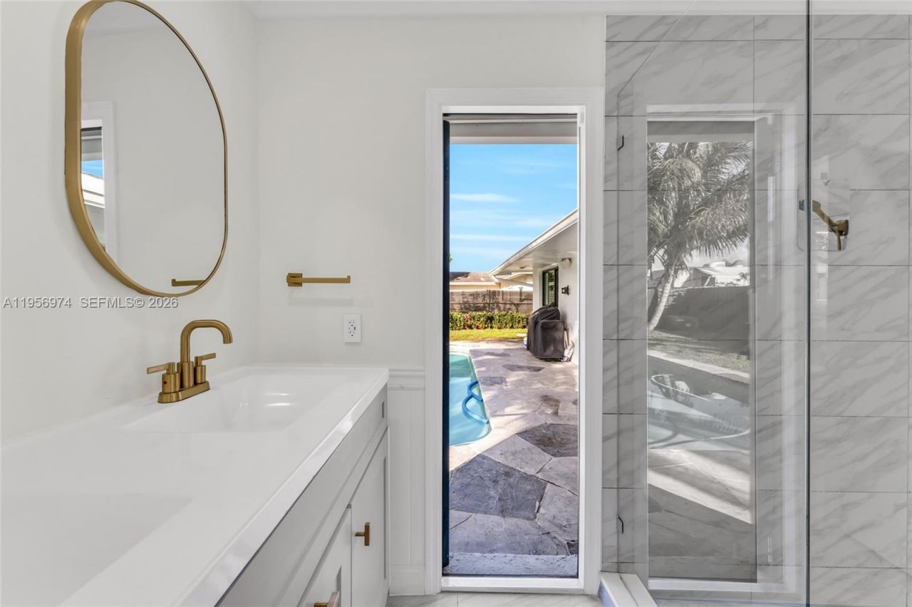 8810 NW 7th St, Pembroke Pines, FL 33024 Photo