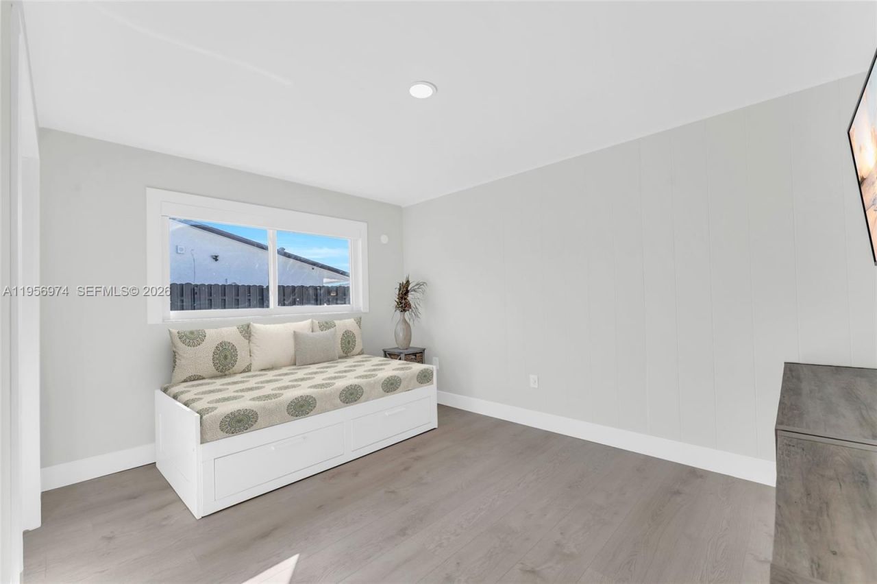 8810 NW 7th St, Pembroke Pines, FL 33024 Photo