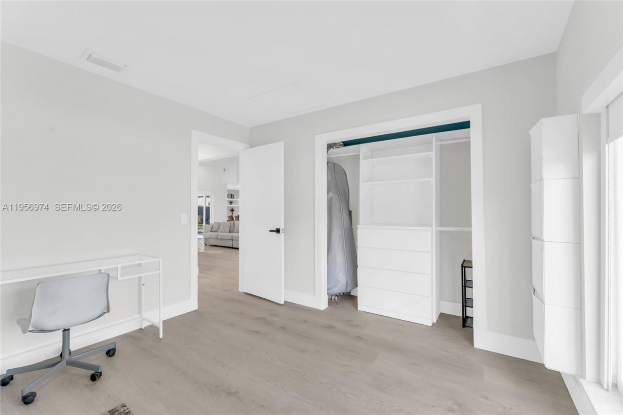 8810 NW 7th St, Pembroke Pines, FL 33024 Photo