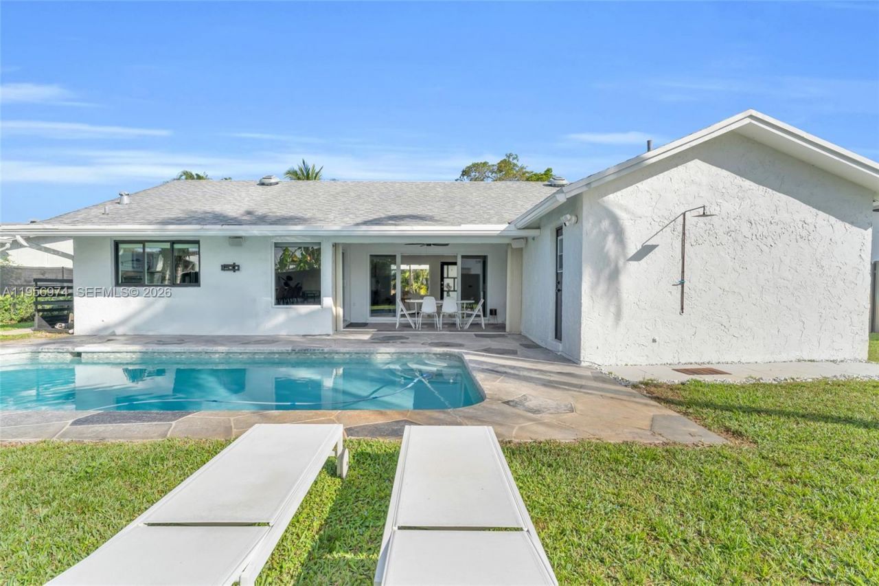 8810 NW 7th St, Pembroke Pines, FL 33024 Photo