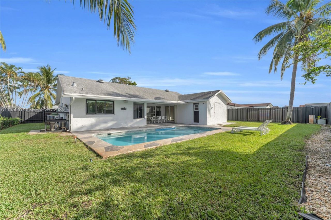 8810 NW 7th St, Pembroke Pines, FL 33024 Photo