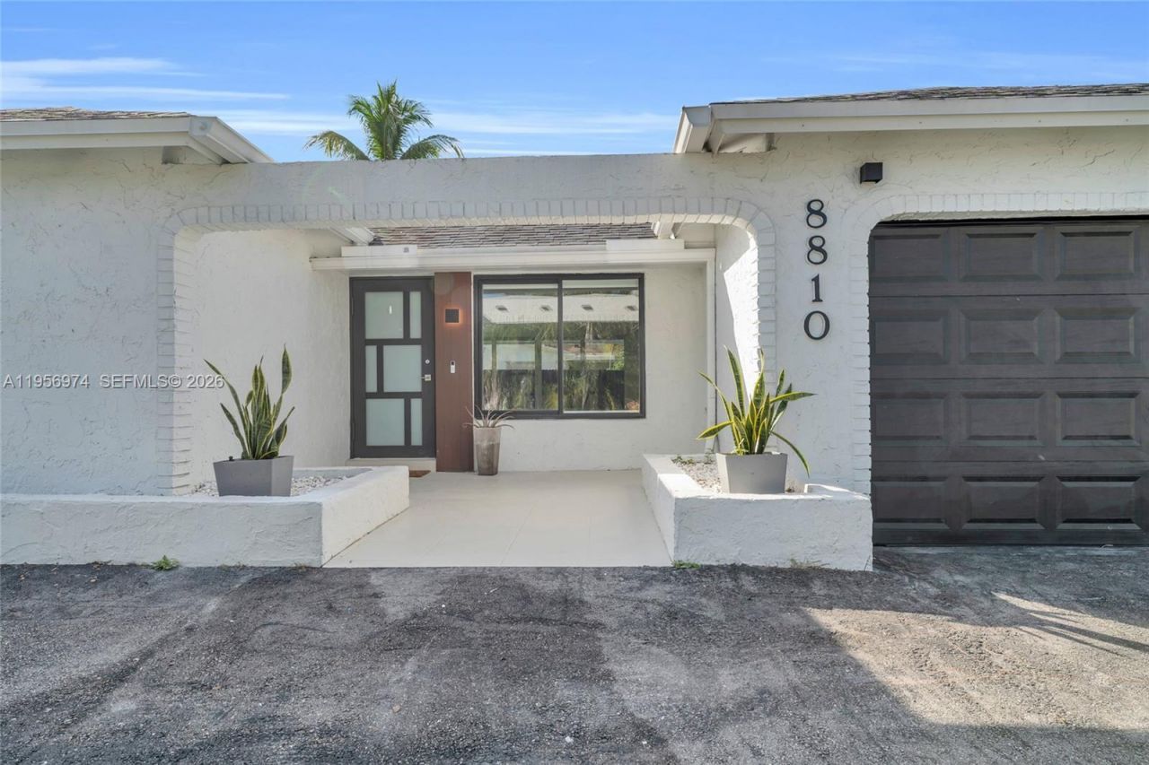 8810 NW 7th St, Pembroke Pines, FL 33024 Photo