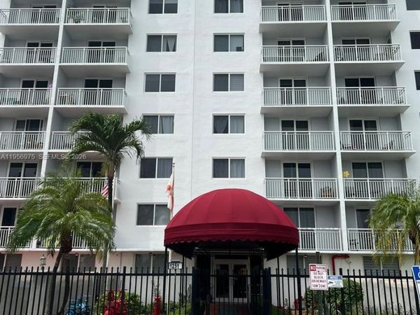 1251 NE 108th St, Unit 102, Miami, FL 33161