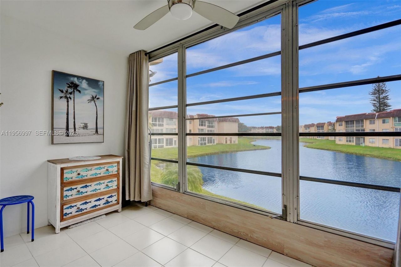 8861 Sunrise Lakes Blvd, Unit 205, Sunrise, FL 33322 Photo