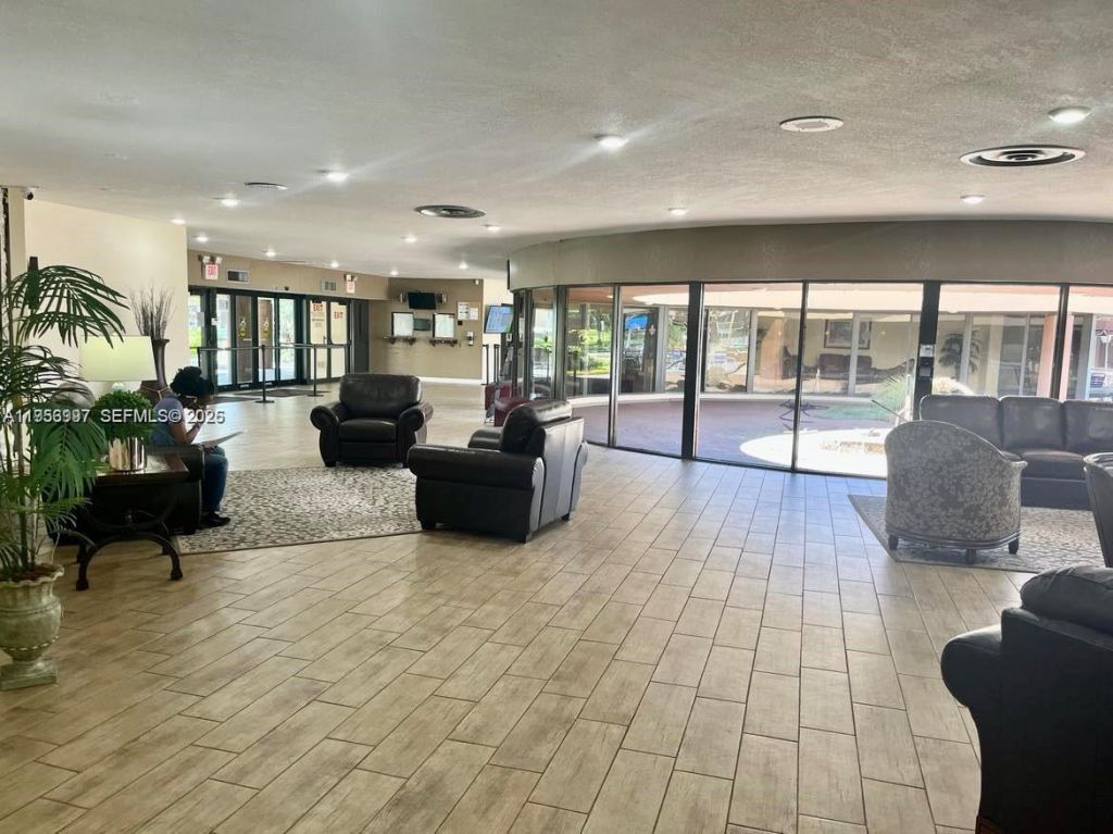 8861 Sunrise Lakes Blvd, Unit 205, Sunrise, FL 33322 Photo