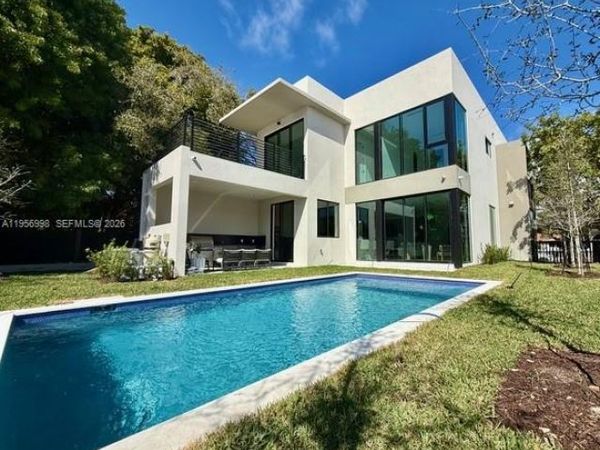 3200 Thomas Ave , Miami, FL 33133