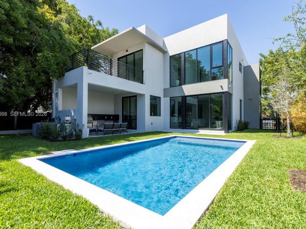 3200 Thomas Ave, Miami, FL 33133