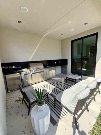 3200 Thomas Ave, Miami, FL 33133 Photo