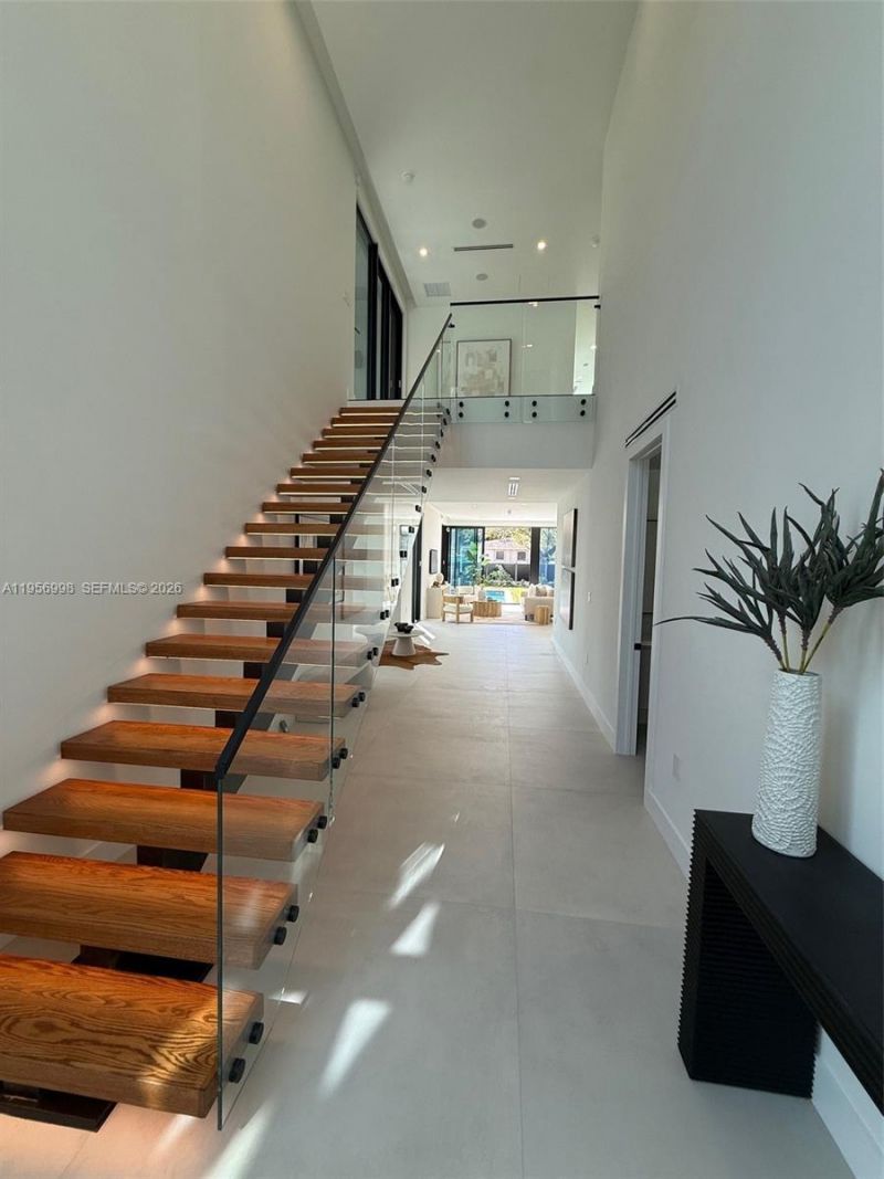 3200 Thomas Ave, Miami, FL 33133 Photo