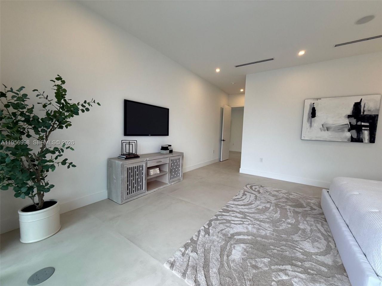 3200 Thomas Ave, Miami, FL 33133 Photo