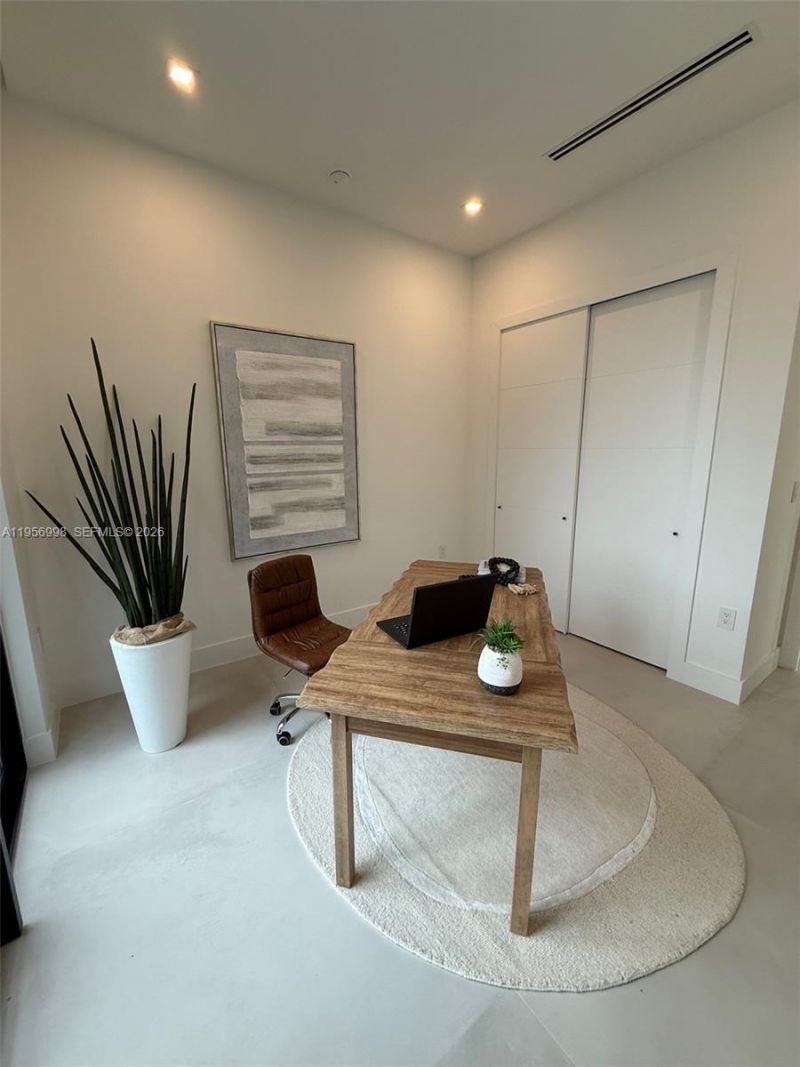 3200 Thomas Ave, Miami, FL 33133 Photo