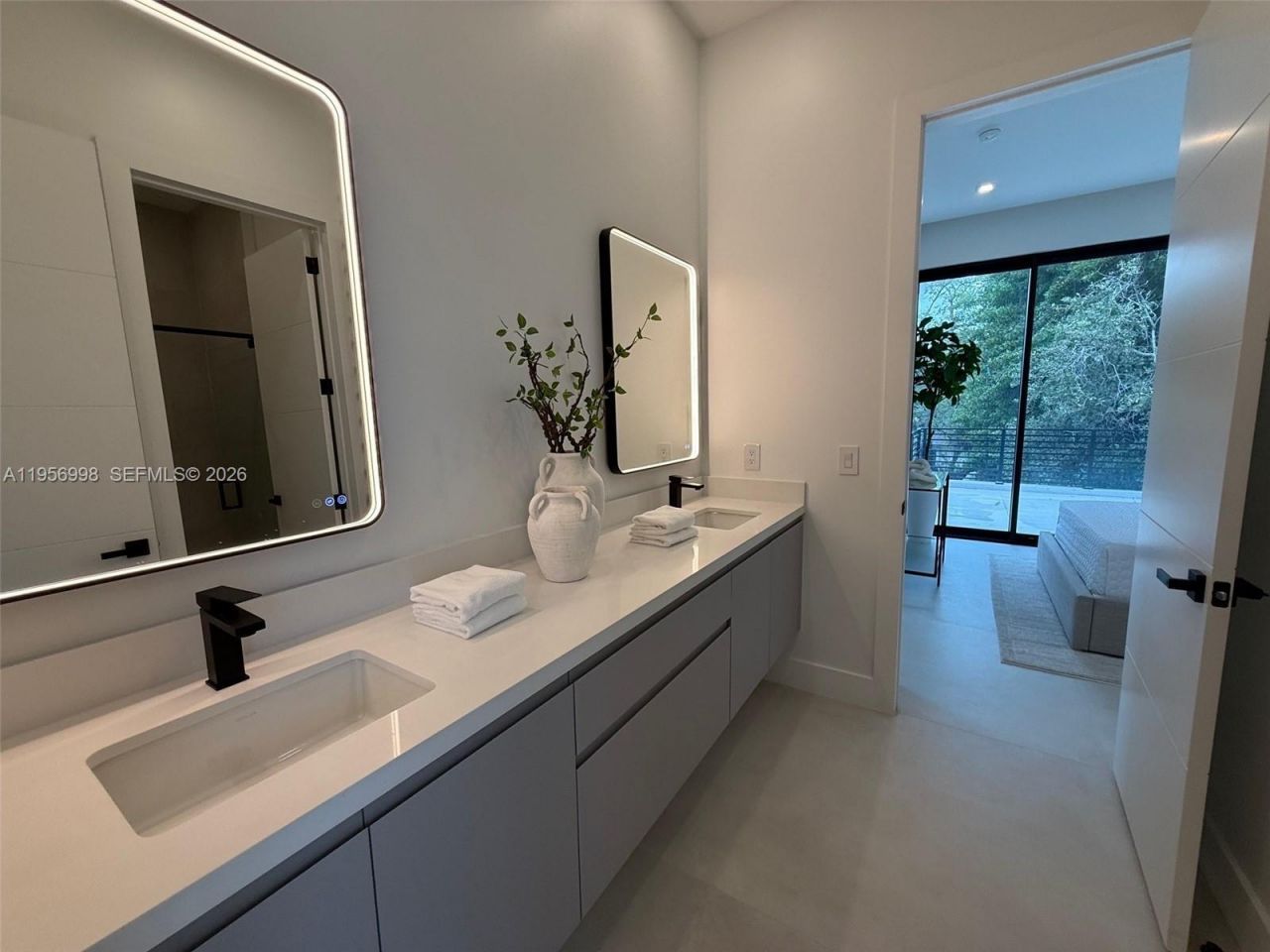 3200 Thomas Ave, Miami, FL 33133 Photo