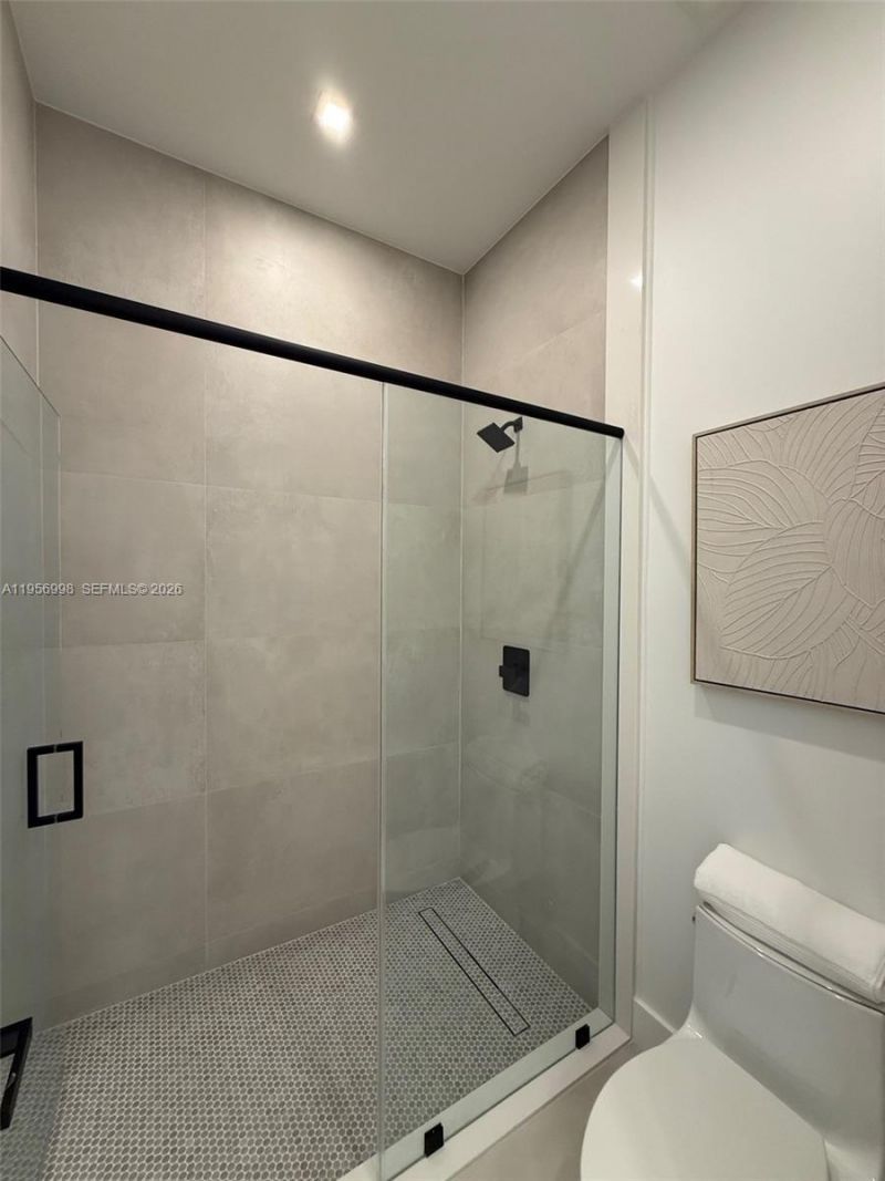 3200 Thomas Ave, Miami, FL 33133 Photo