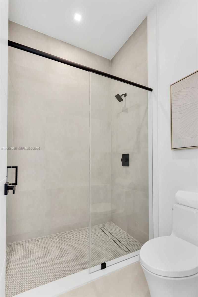 3200 Thomas Ave, Miami, FL 33133 Photo