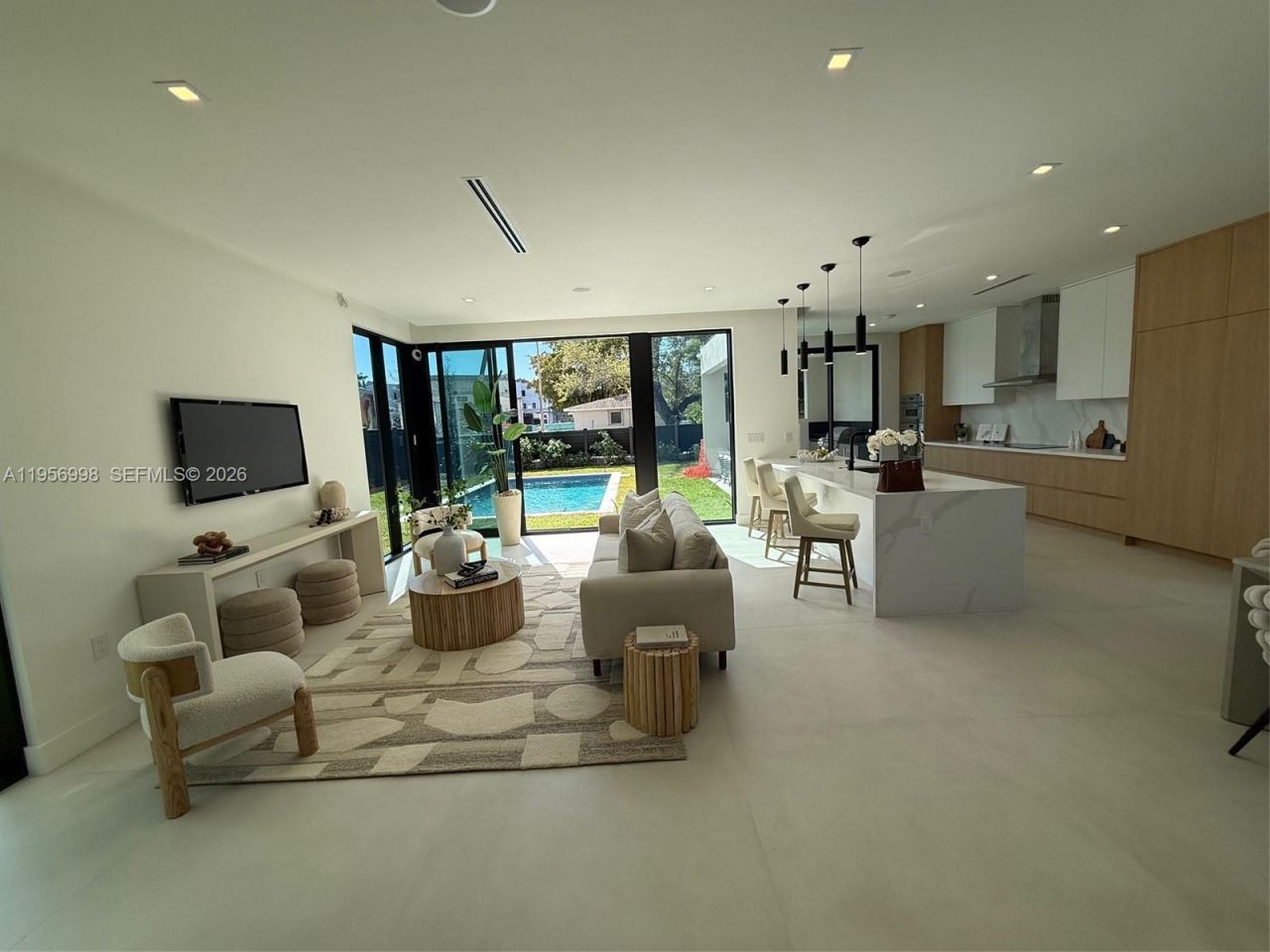 3200 Thomas Ave, Miami, FL 33133 Photo