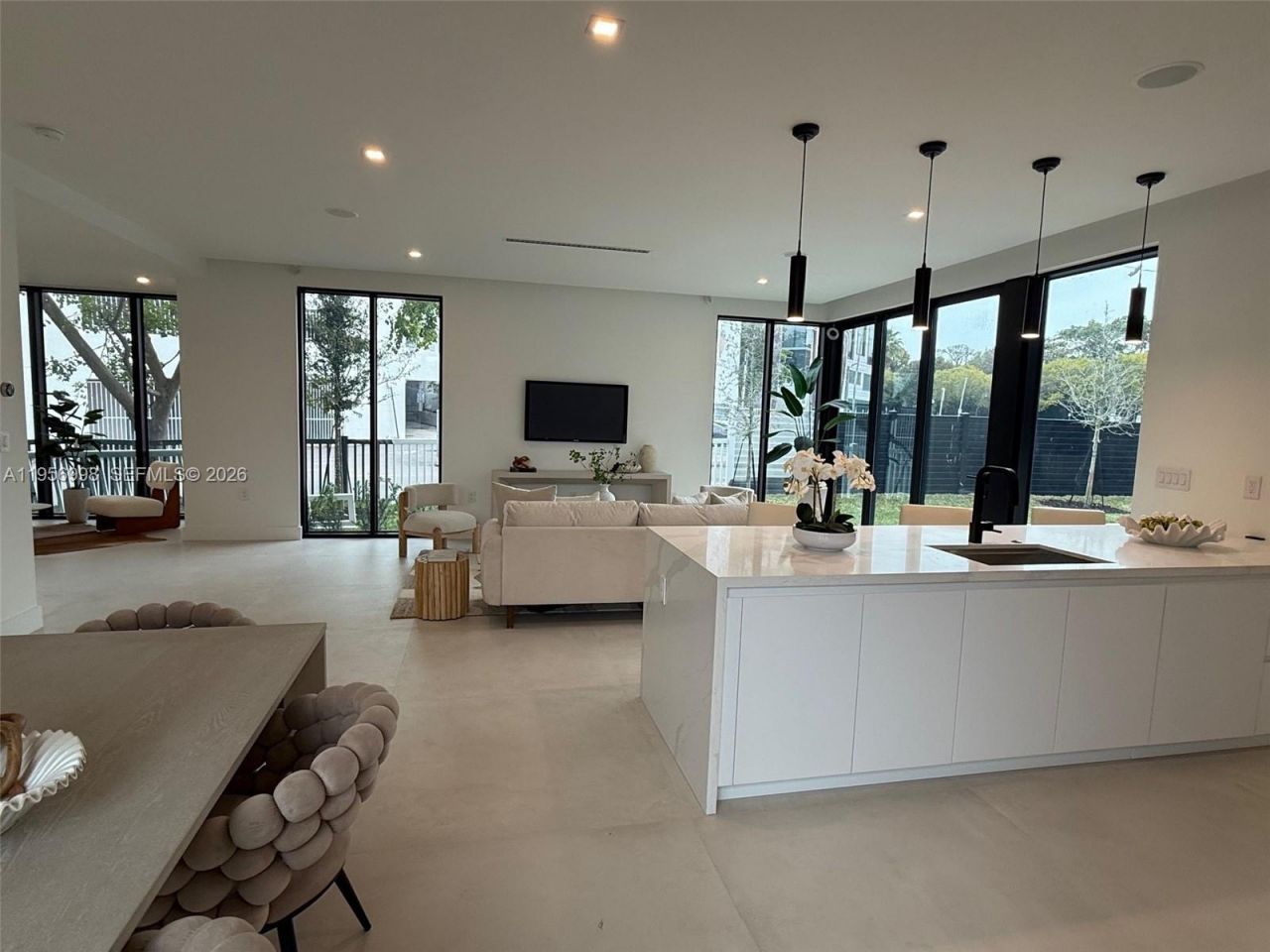 3200 Thomas Ave, Miami, FL 33133 Photo