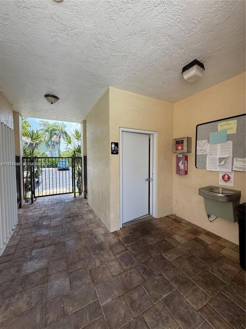 221 Waterside Dr , Unit 221, Hypoluxo, FL 33462 Photo