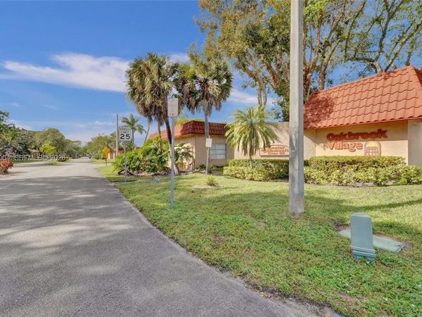 8260 SW 24th St, Unit 6210, North Lauderdale, FL 33068
