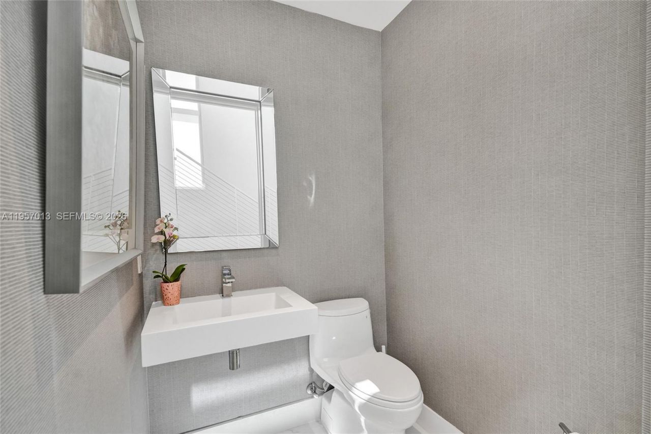 3750 Yacht Club Dr , Unit TH1, Aventura, FL 33180 Photo