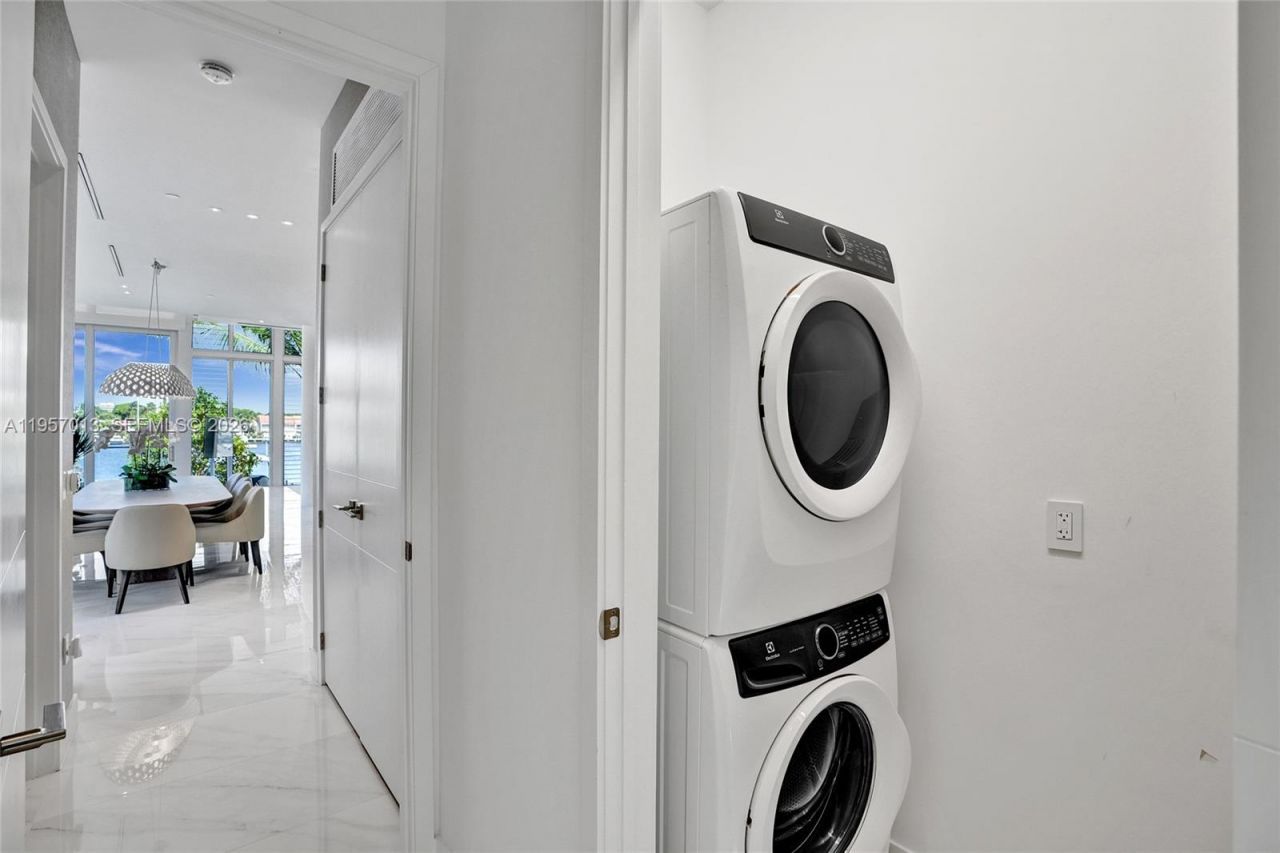 3750 Yacht Club Dr , Unit TH1, Aventura, FL 33180 Photo