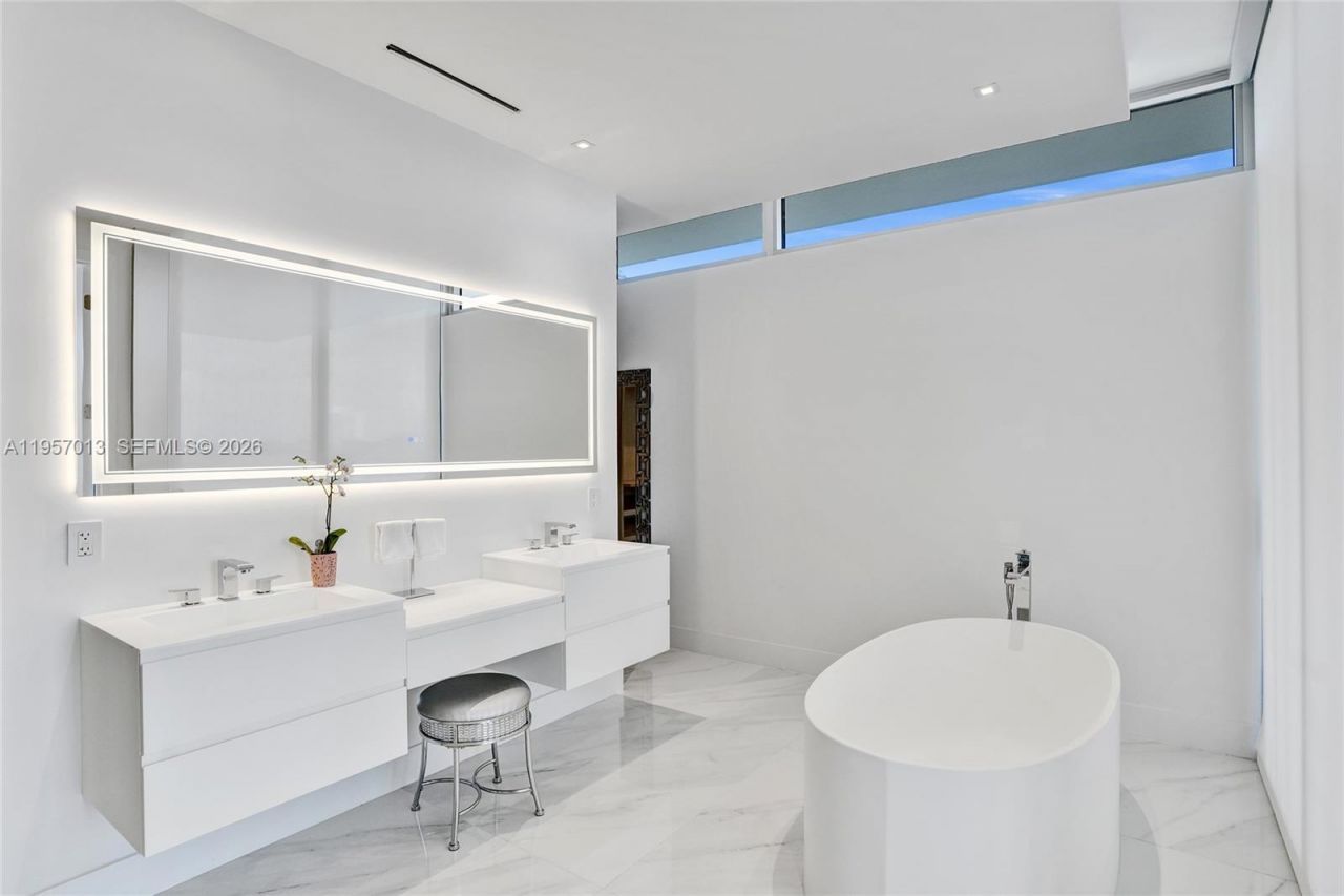 3750 Yacht Club Dr , Unit TH1, Aventura, FL 33180 Photo