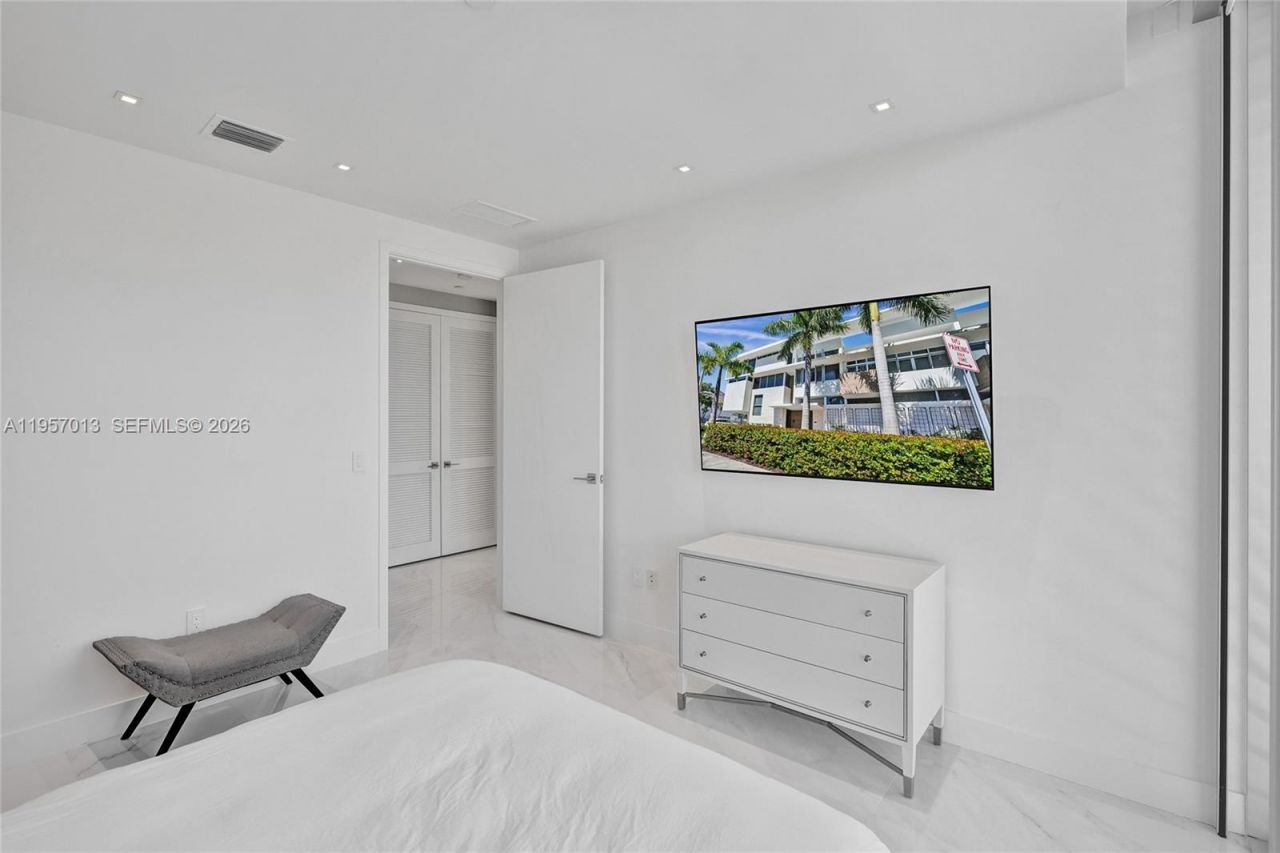 3750 Yacht Club Dr , Unit TH1, Aventura, FL 33180 Photo