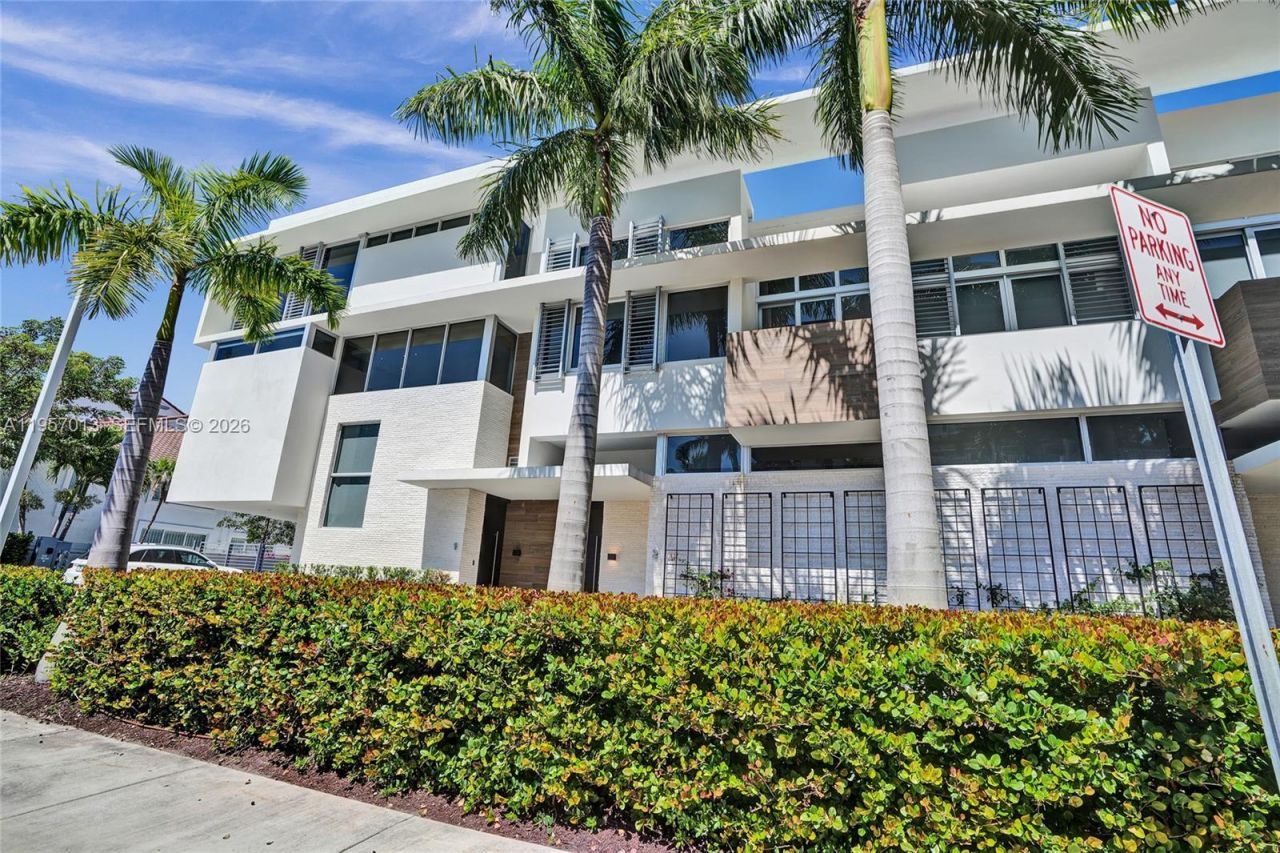 3750 Yacht Club Dr , Unit TH1, Aventura, FL 33180 Photo