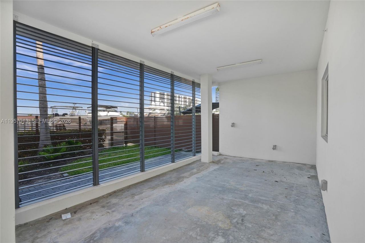 3750 Yacht Club Dr , Unit TH1, Aventura, FL 33180 Photo