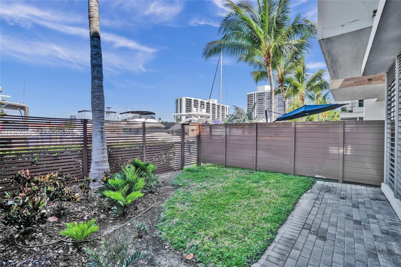 3750 Yacht Club Dr , Unit TH1, Aventura, FL 33180 Photo
