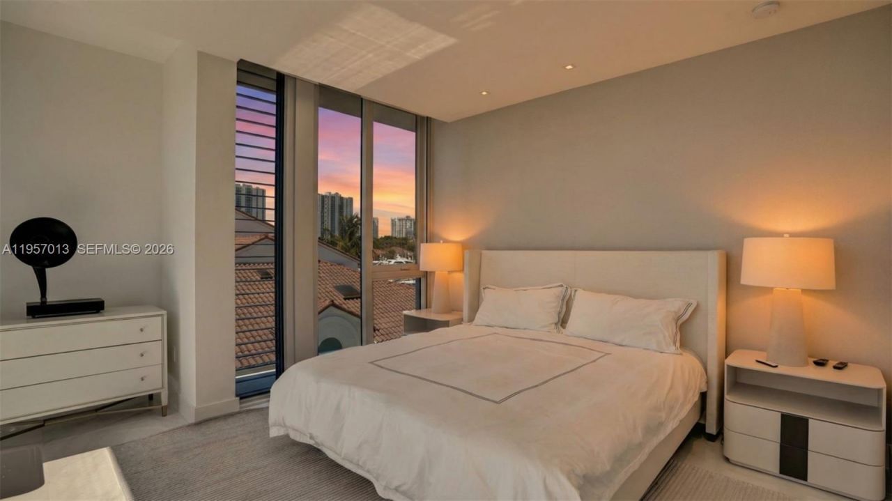 3750 Yacht Club Dr , Unit TH1, Aventura, FL 33180 Photo